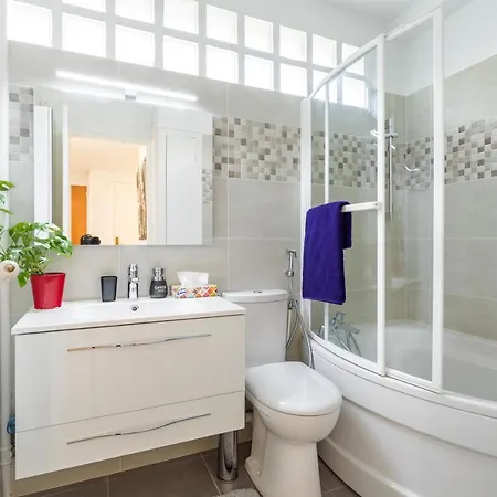 Climatise 100m2 7mn Centre Garage 5pieces 5 Adultes Bebe Arrivee Autonome * Dijon