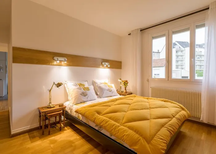 Climatise 100m2 7mn Centre Garage 5pieces 5 Adultes Bebe Arrivee Autonome アパート ディジョン