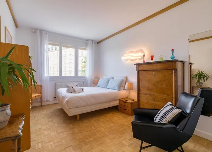 アパート Climatise 100m2 7mn Centre Garage 5pieces 5 Adultes Bebe Arrivee Autonome ディジョン