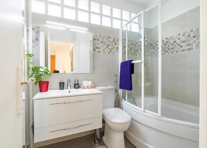 Climatise 100m2 7mn Centre Garage 5pieces 5 Adultes Bebe Arrivee Autonome * ディジョン