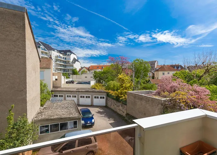 Climatise 100m2 7mn Centre Garage 5pieces 5 Adultes Bebe Arrivee Autonome ディジョン